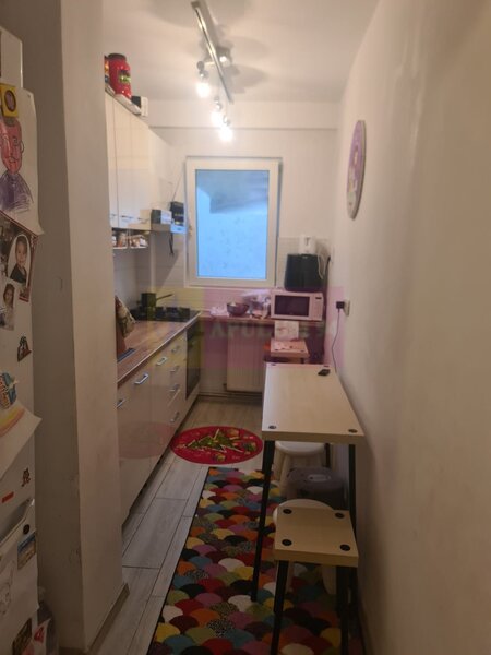 Apartament cu 3 camere de vanzare in Campina - Zona Cuza
