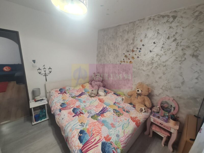 Apartament cu 3 camere de vanzare in Campina - Zona Cuza