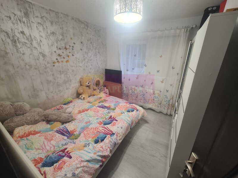 Apartament cu 3 camere de vanzare in Campina - Zona Cuza